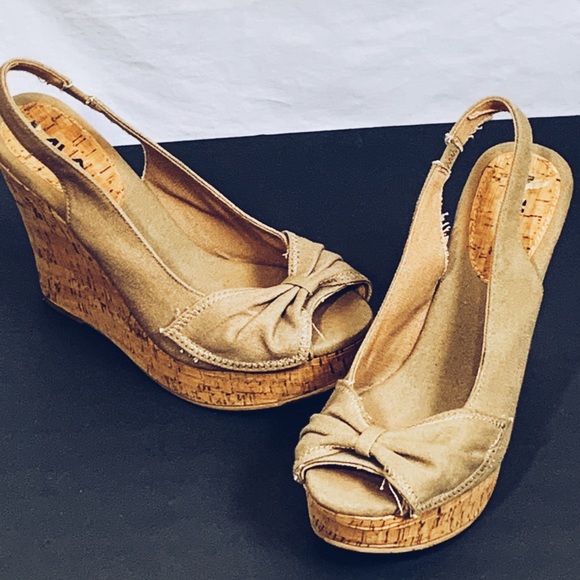 MIA - Picture 2 of 8